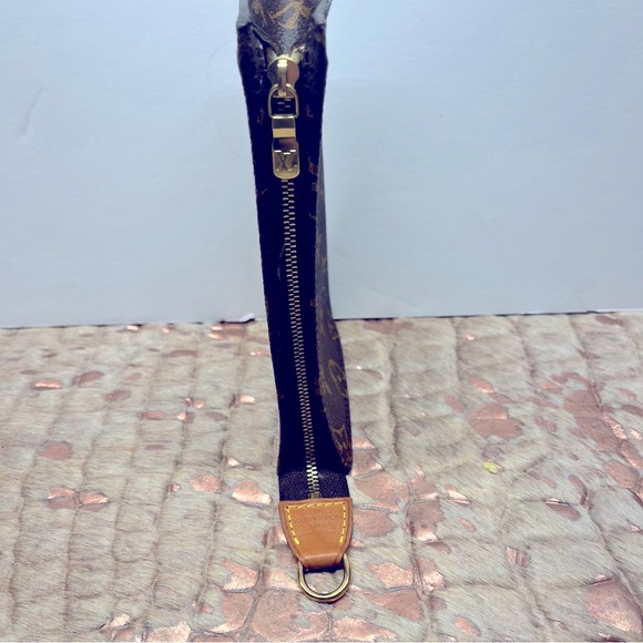 Auth Louis Vuitton monogram canvas accessory cosmetic bucket pouch pm clutch - Picture 6 of 10